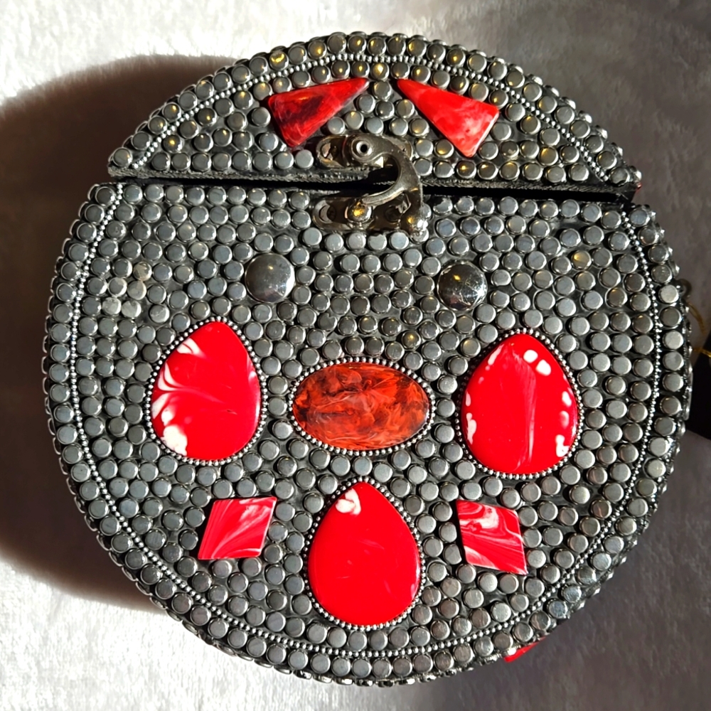 Pocketbook:Fashion Statement  Bag